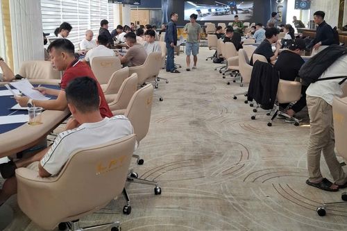2 người Trung Quốc tổ chức giải Poker trái phép trong khách sạn ở Đà Nẵng