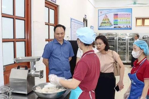 Phú Xuyên: Chú trọng bảo đảm an toàn thực phẩm và phòng chống dịch bệnh trong môi trường học đường