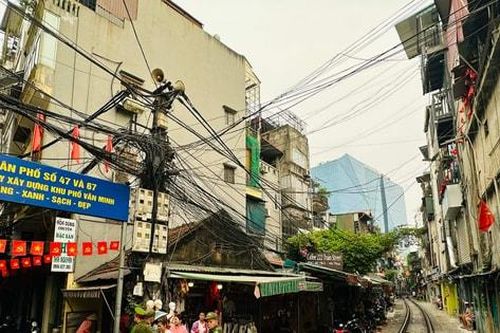 Sẽ lắp camera quản lý tại khu vực 'cà phê đường tàu' trên tuyến Khâm Thiên – Lê Duẩn