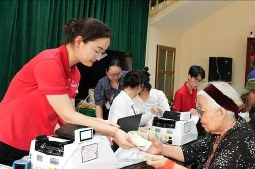 Xã Hồng Vân chi trả tiền giải phóng mặt bằng dự án trọng điểm trên địa bàn