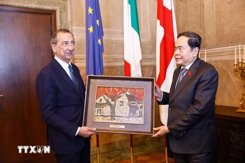 Chủ tịch Quốc hội Trần Thanh Mẫn tiếp Thị trưởng thành phố Milan (Italia)