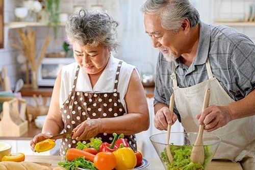 Thực đơn hỗ trợ tăng tuổi thọ cho người già