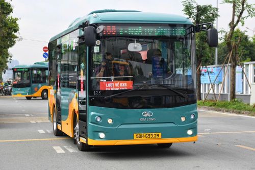 Đến 2030: Ít nhất 50% xe công cộng ở các thành phố chạy điện