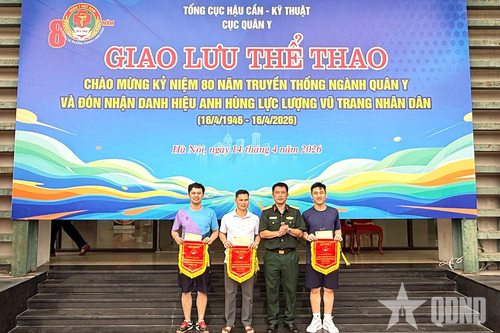 Sôi nổi giao lưu thể thao chào mừng Ngày truyền thống ngành Quân y