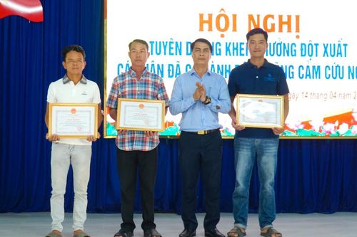 Dũng cảm cứu người, phường Điện Bàn Đông khen thưởng 3 cá nhân