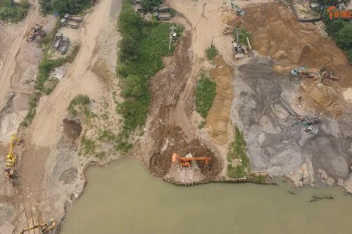 Khi nào di dời bãi vật liệu trong đất dự án ở Phú Thượng?