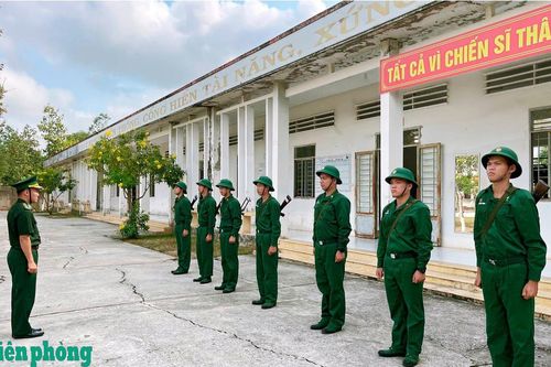 Nghiêm kỷ luật, ấm áp tình đồng đội