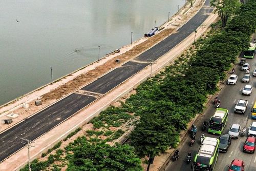 Hà Nội: Vượt tiến độ, đường ven hồ Linh Đàm sắp 'mở lối'