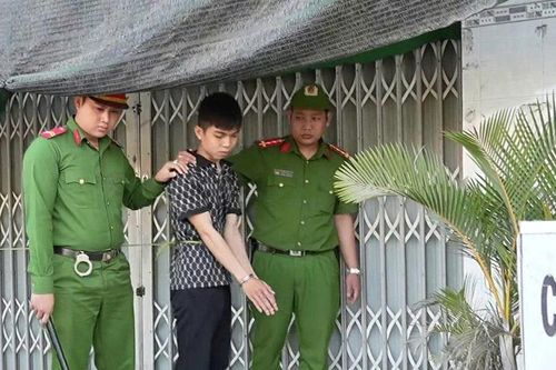 Rủ bạn đi mua dâm người chuyển giới rồi sát hại, cướp vàng