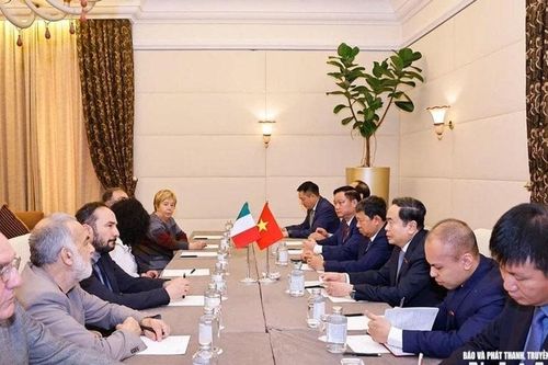 Chủ tịch Quốc hội Trần Thanh Mẫn gặp Tổng Bí thư Đảng Tái lập Cộng sản Italia Maurizio Acerbo