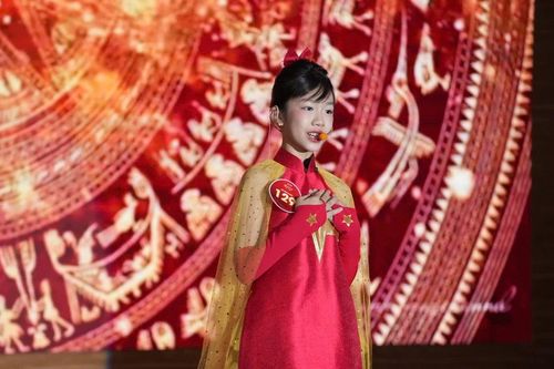 Quán quân 'Oanh Vàng kể chuyện': 'Mầm non' của Đảng nói về tương lai đất nước