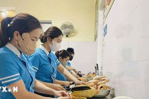 Thành phố Hồ Chí Minh: 317 cơ sở ký cam kết an toàn thực phẩm học đường