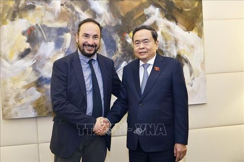 Chủ tịch Quốc hội Trần Thanh Mẫn gặp Tổng Bí thư Đảng Tái lập Cộng sản Italy Maurizio Acerbo