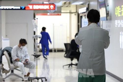 Đẩy mạnh ứng dụng AI trong chăm sóc sức khỏe người cao tuổi