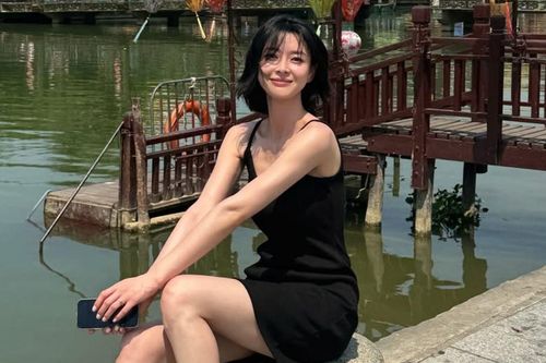 Nữ diễn viên đóng phim Itaewon Class tung loạt ảnh khoe visual xinh đẹp tại Việt Nam