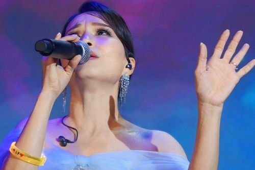 Cẩm Ly hát hit nổi tiếng nhất sự nghiệp, hàng trăm khán giả phản ứng