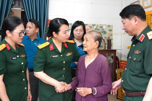 Những câu chuyện xúc động từ 'Chuyến bay màu xanh' trên quê hương nữ anh hùng Võ Thị Sáu