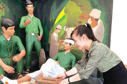 Những người kể chuyện lịch sử