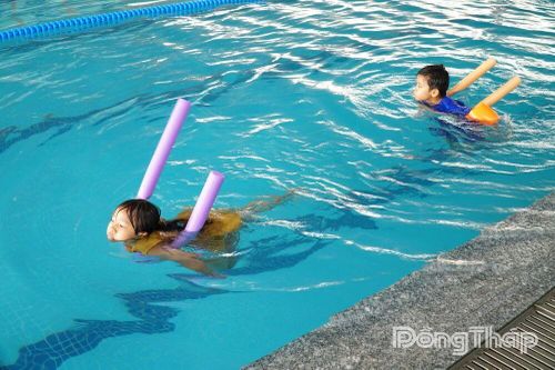 Phát triển bơi lội học đường: Nâng cao thể chất, bảo vệ trẻ em