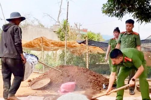 Chăm lo người yếu thế để giữ bình yên thôn, làng