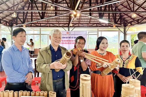 Giấc mơ bên dòng Đa Mây