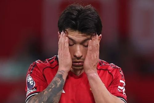 Tranh cãi thẻ đỏ của Lisandro Martinez: Jamie Carragher và Michael Carrick phẫn nộ