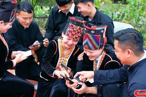 Bình dân học vụ số trong đồng bào các dân tộc thiểu số ở Sơn La
