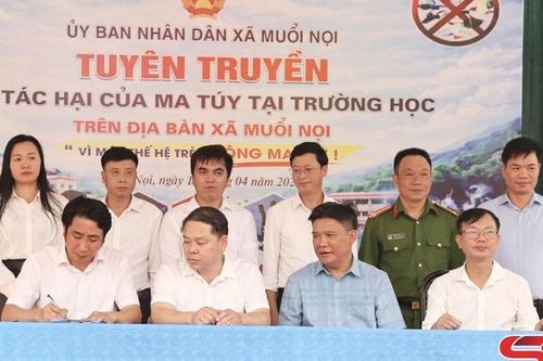 Tuyên truyền về tác hại của ma túy tại trường học trên địa bàn xã Muổi Nọi