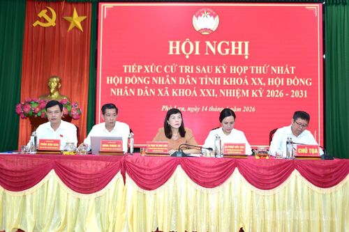 Phó Chủ tịch HĐND tỉnh Phạm Thị Minh Xuân tiếp xúc cử tri xã Phù Lưu