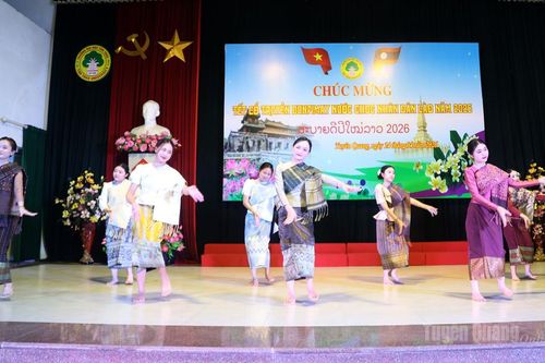 Đại học Tân Trào tổ chức Ngày hội giao lưu văn hóa Việt - Lào, chúc mừng Tết Bunpimay 2026