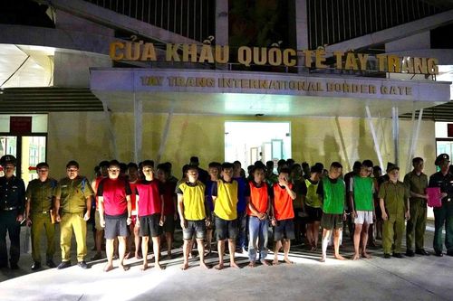 Bắt 59 đối tượng trong đường dây lừa đảo công nghệ cao ở Điện Biên