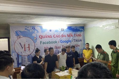 Triệt phá ổ nhóm giả danh lương y, bán thuốc 'gia truyền 4 đời' qua mạng xã hội ở Hưng Yên