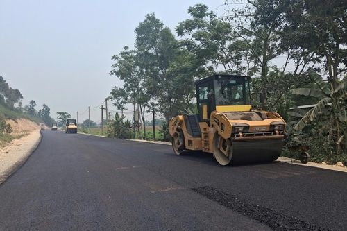 Quốc lộ 8C qua Hà Tĩnh: Nửa tuyến thông suốt, nửa còn lại tăng tốc về đích