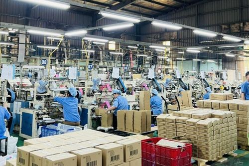 HoSE nhận hồ sơ niêm yết của hai doanh nghiệp