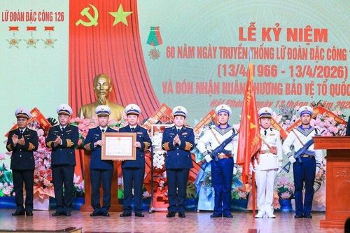 Đặc công Hải quân 126 đón nhận Huân chương Bảo vệ Tổ quốc hạng Nhất