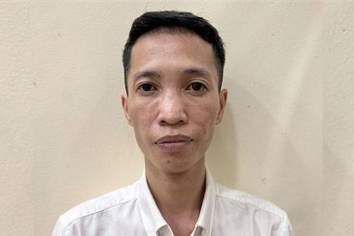 Tạo lệnh chuyển tiền thành công giả, chiếm đoạt gần 2,1 tỷ đồng