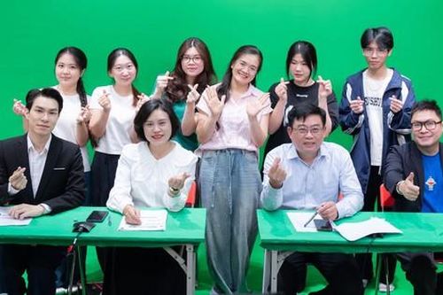 Giảng viên đại học: Chọn 'đúng vai' hay chọn 'đủ việc'?