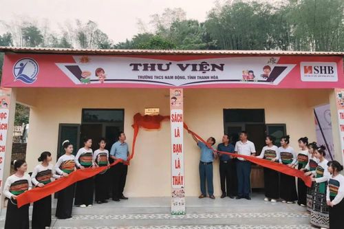 Hỗ trợ thư viện cho trẻ em khó khăn xã Thiên Phủ, tỉnh Thanh Hóa