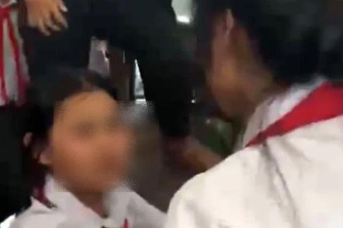 Vụ nữ sinh lớp 7 ở Lâm Đồng bị cô lập, bạo hành: Gia đình hé lộ thông tin về diễn biến tâm lý đáng lo ngại của nạn nhân
