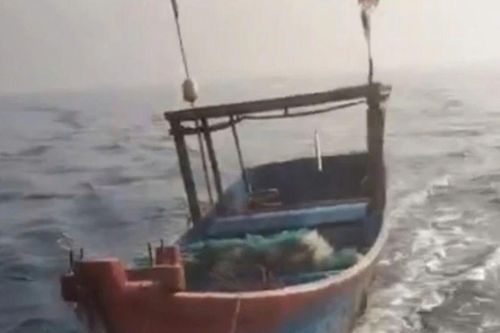 24 giờ trôi dạt trên biển: Người đàn ông 68 tuổi được tìm thấy trên ghe, cảnh tượng bên trong khiến ai cũng nghẹn lòng
