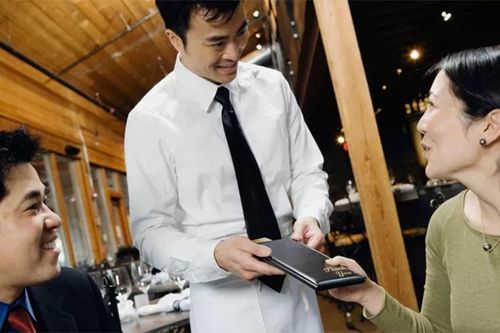 Thích bạn gái chủ động chia hóa đơn dù tôi chẳng thiếu tiền