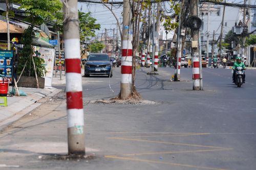Lý do chưa di dời loạt cột điện nằm giữa dự án đường nghìn tỷ ở TP.HCM