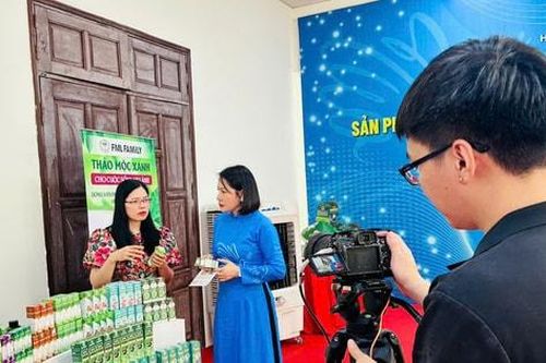 Phụ nữ Thủ đô đẩy mạnh chuyển đổi số trong kinh tế tập thể