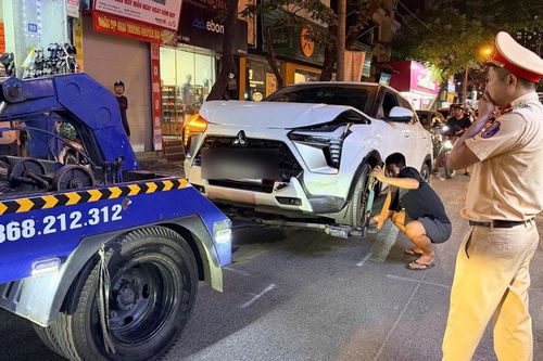 Công an Hà Nội thông tin vụ va chạm giao thông liên quan 4 phương tiện trên đường Doãn Kế Thiện