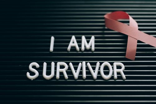 Được chữa khỏi cả HIV lẫn ung thư nhờ yếu tố không ngờ từ người thân