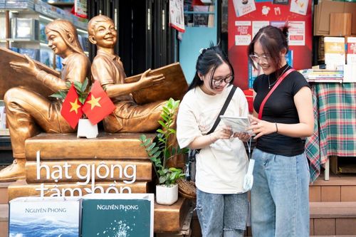 Đề nghị tiếp tục duy trì bãi giữ xe cho Đường sách TP.HCM