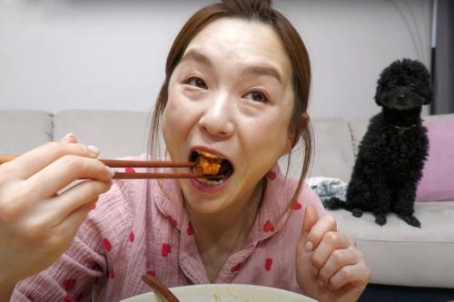 Bỏ mukbang, 'thánh ăn' nổi tiếng nhất xứ Hàn đến TP.HCM lập nghiệp