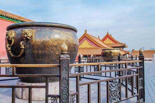 Bí mật 231 chum nước được đặt khắp nơi trong Tử Cấm Thành