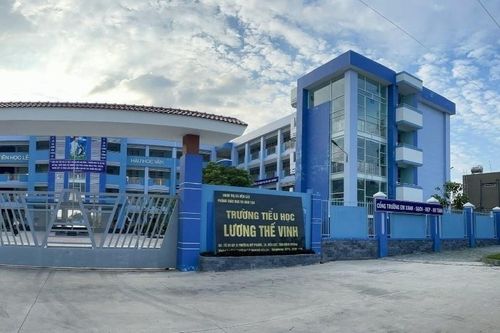 Giáo viên ở TP.HCM phạt học sinh tự chích kim tiêm vào tay