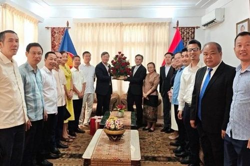 Đại sứ quán Việt Nam tại Cuba chúc Tết cổ truyền Bunpimay của Lào